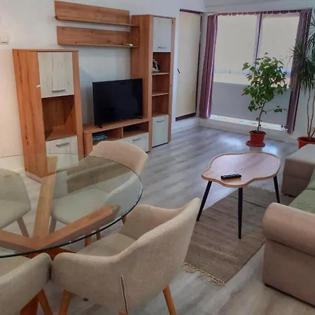 Promenada Mall Apartment4you Lejlighed