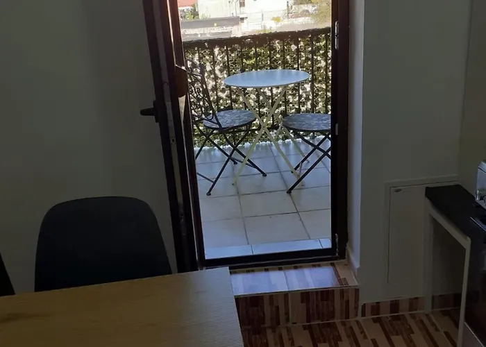 Promenada Mall Apartment4you アパート クラヨーヴァ